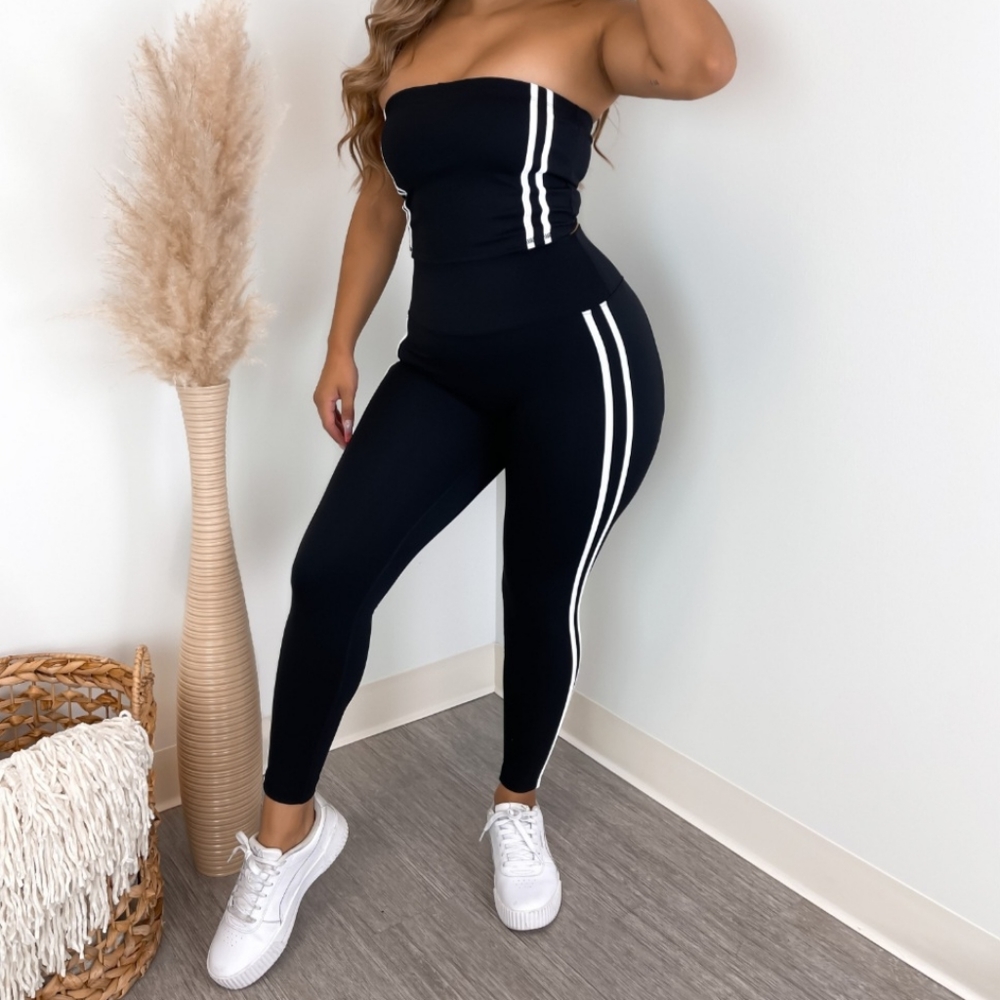 peachy bunz | baddie striped leggings